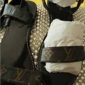 Brown and Gold Sandals size 10